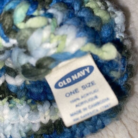 Old Navy Yarn Beanie with Pom! - Picture 4 of 5